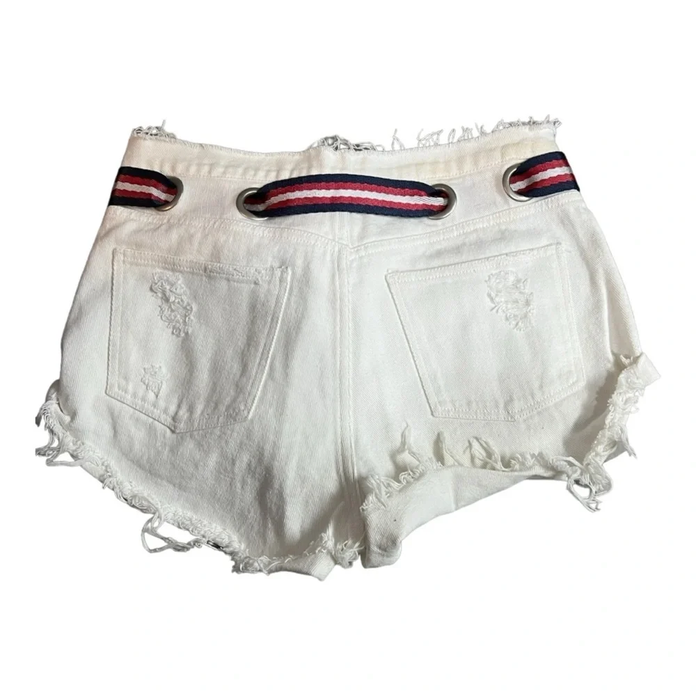 Signature 8 High-Rise Distressed White Denim Shorts Size 8 - Picture 2 of 6